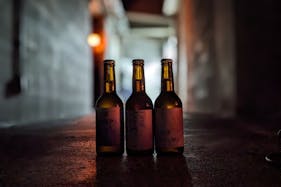 【日本橋駅6分】撮影や展示会に最適!アンティークな雰囲気と隠し扉で秘密基地感が漂うバーカウンター付きイベントスペース