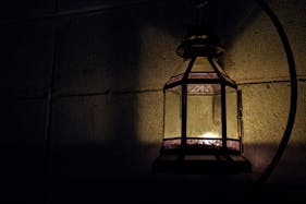 【日本橋駅6分】撮影や展示会に最適!アンティークな雰囲気と隠し扉で秘密基地感が漂うバーカウンター付きイベントスペース