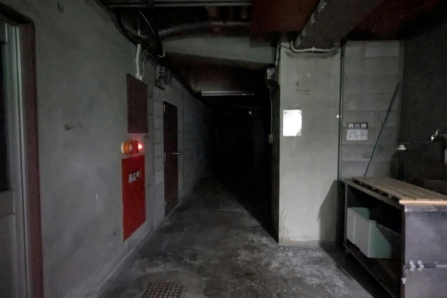 【日本橋駅6分】撮影や展示会に最適!アンティークな雰囲気と隠し扉で秘密基地感が漂うバーカウンター付きイベントスペース