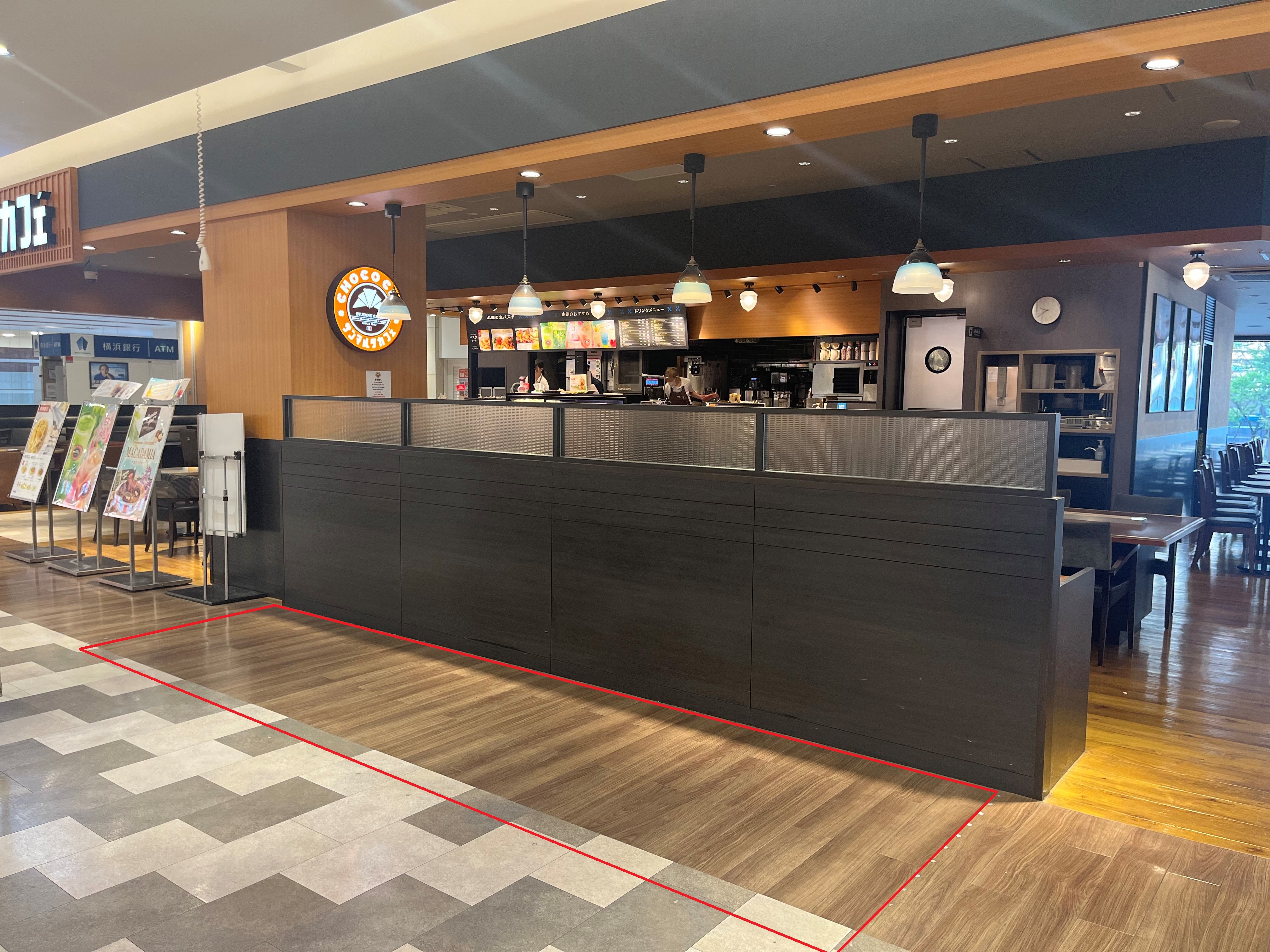 【ノースポート・モール】「1F-2区画(サンマルクカフェ前)」施設出入り口すぐ、食品スーパー前の食物販催事に最適なイベントスペース