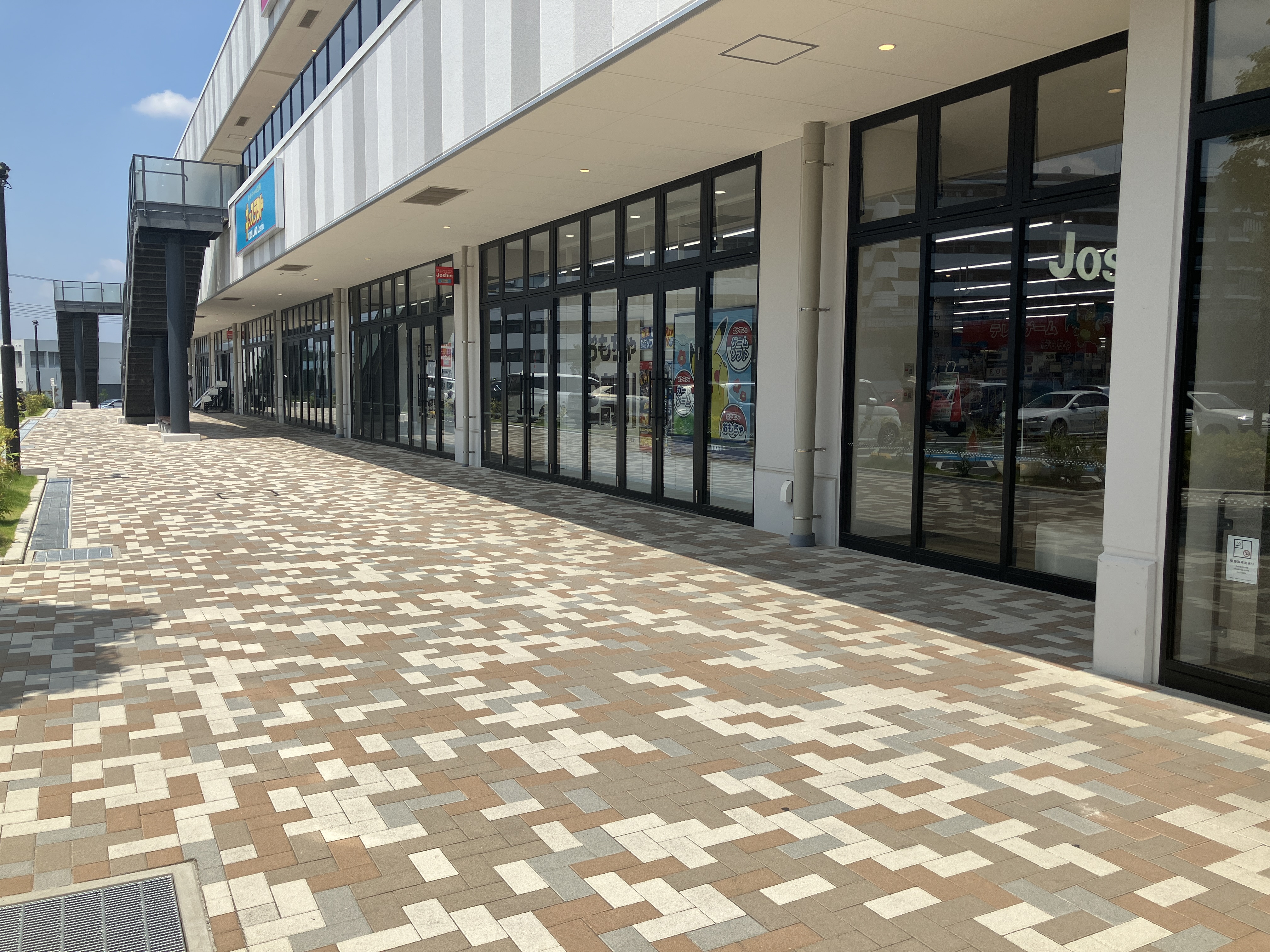 【SOCOLA所沢】1階屋外（メイン入り口脇） 販促プロモーションに最適な催事イベントスペース