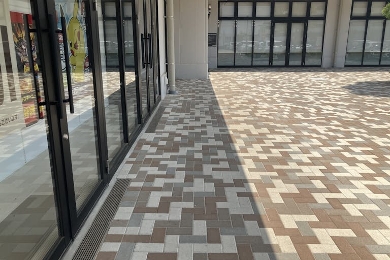 【SOCOLA所沢】1階屋外(メイン入り口脇) 販促プロモーションに最適な催事イベントスペースの画像2