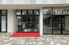 【SOCOLA所沢】1階屋外(メイン入り口脇) 販促プロモーションに最適な催事イベントスペース