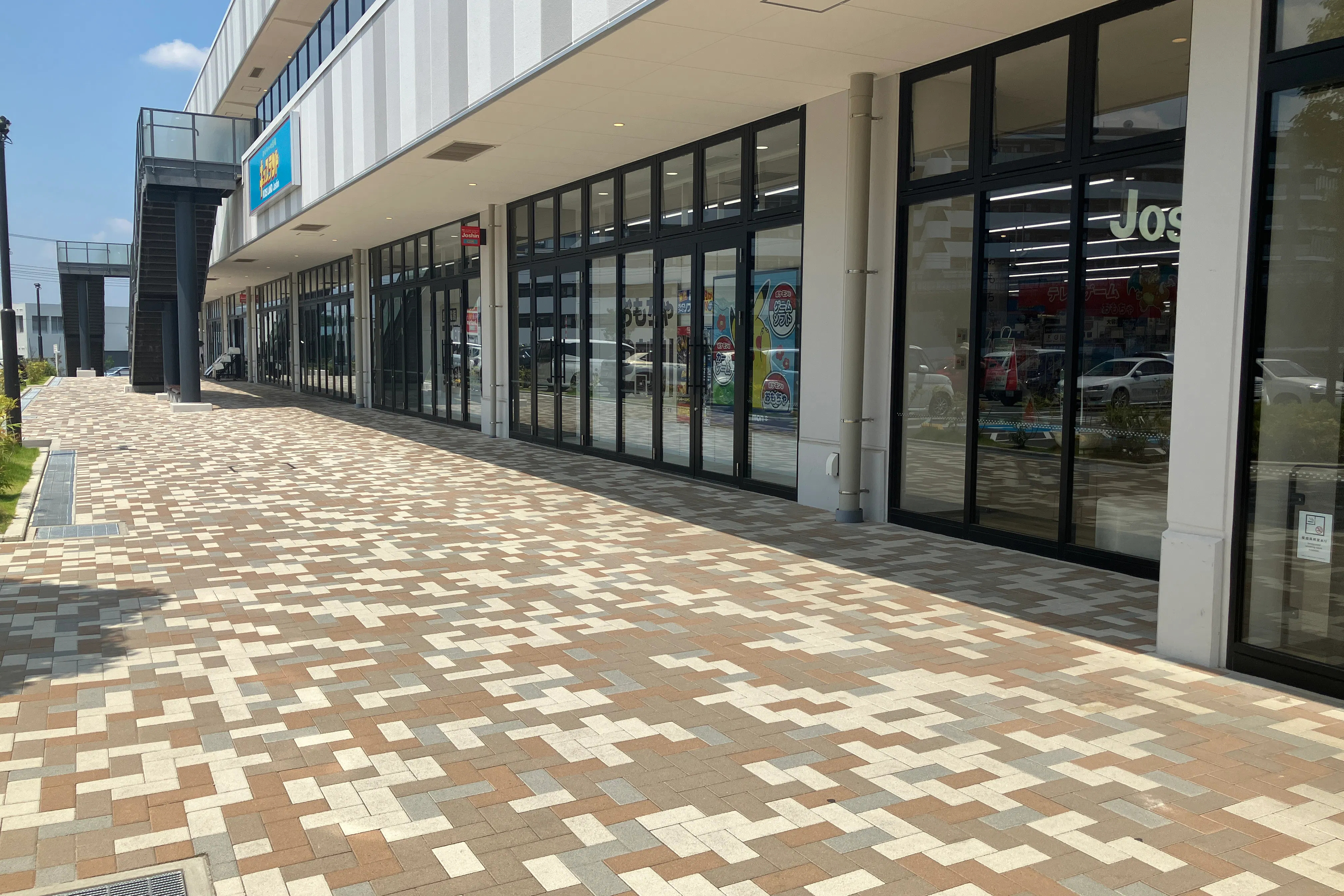 【SOCOLA所沢】1階屋外(メイン入り口脇) 販促プロモーションに最適な催事イベントスペース