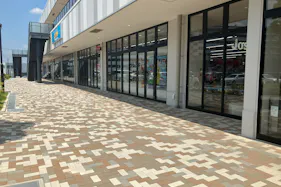 【SOCOLA所沢】1階屋外(メイン入り口脇) 販促プロモーションに最適な催事イベントスペース