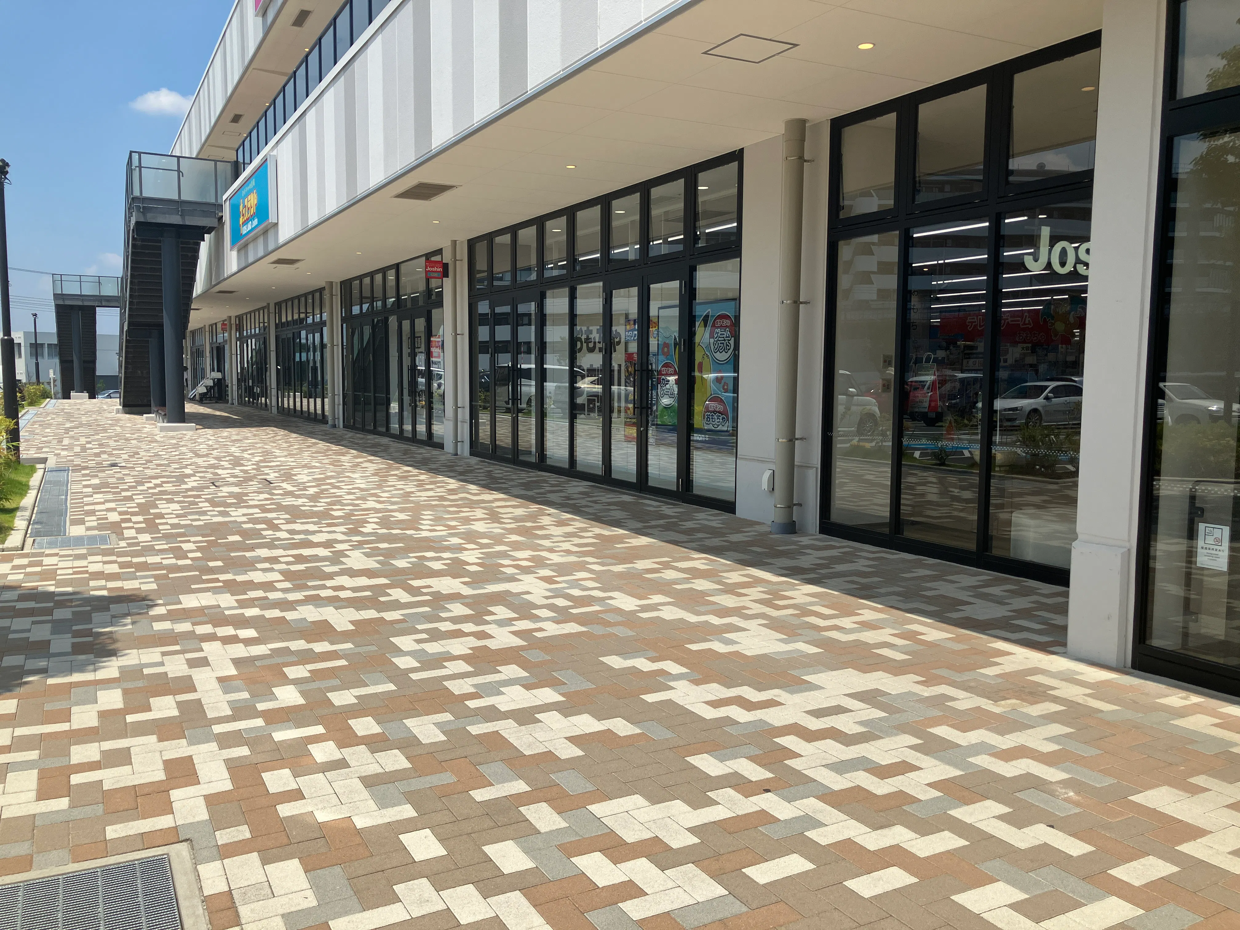 【SOCOLA所沢】1階屋外(メイン入り口脇) 販促プロモーションに最適な催事イベントスペース