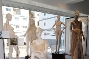 【薬院駅5分】展示会や個展に最適な薬院エリアにある清潔感あふれるレンタルスペース