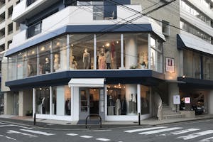 【薬院駅5分】展示会や個展に最適な薬院エリアにある清潔感あふれるレンタルスペース