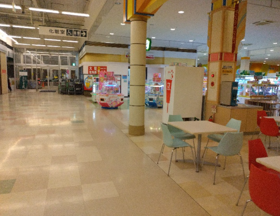 【イオンスーパーセンター大館】フードコート 販促プロモーションに最適なスーパー店内催事イベントスペース