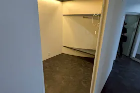 【新丸子駅1分|武蔵小杉駅6分】2駅利用可能!自然光が入る43㎡・個室3部屋付き2Fイベントスペース
