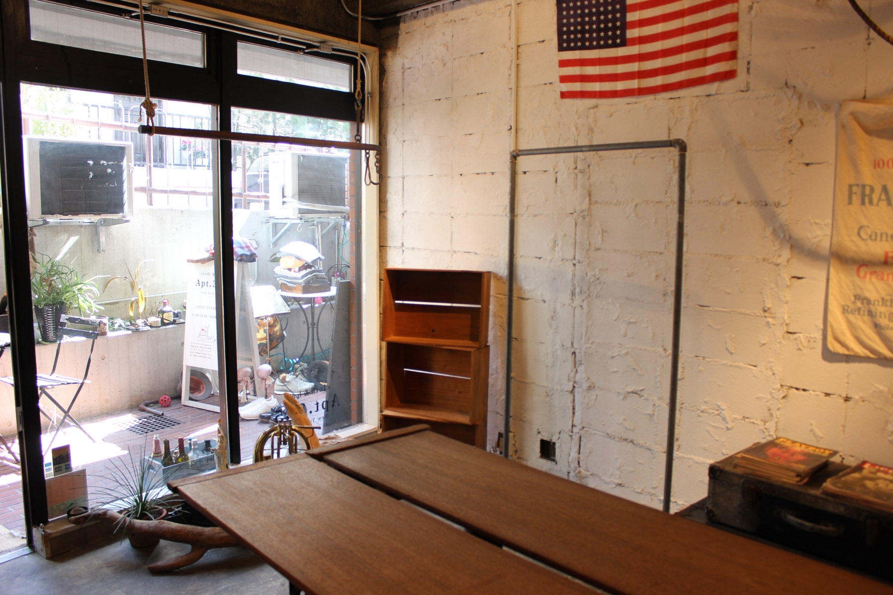 【明治神宮前(原宿)駅2分】ポップアップストアや展示会に適したバーカウンター併設のイベントスペース