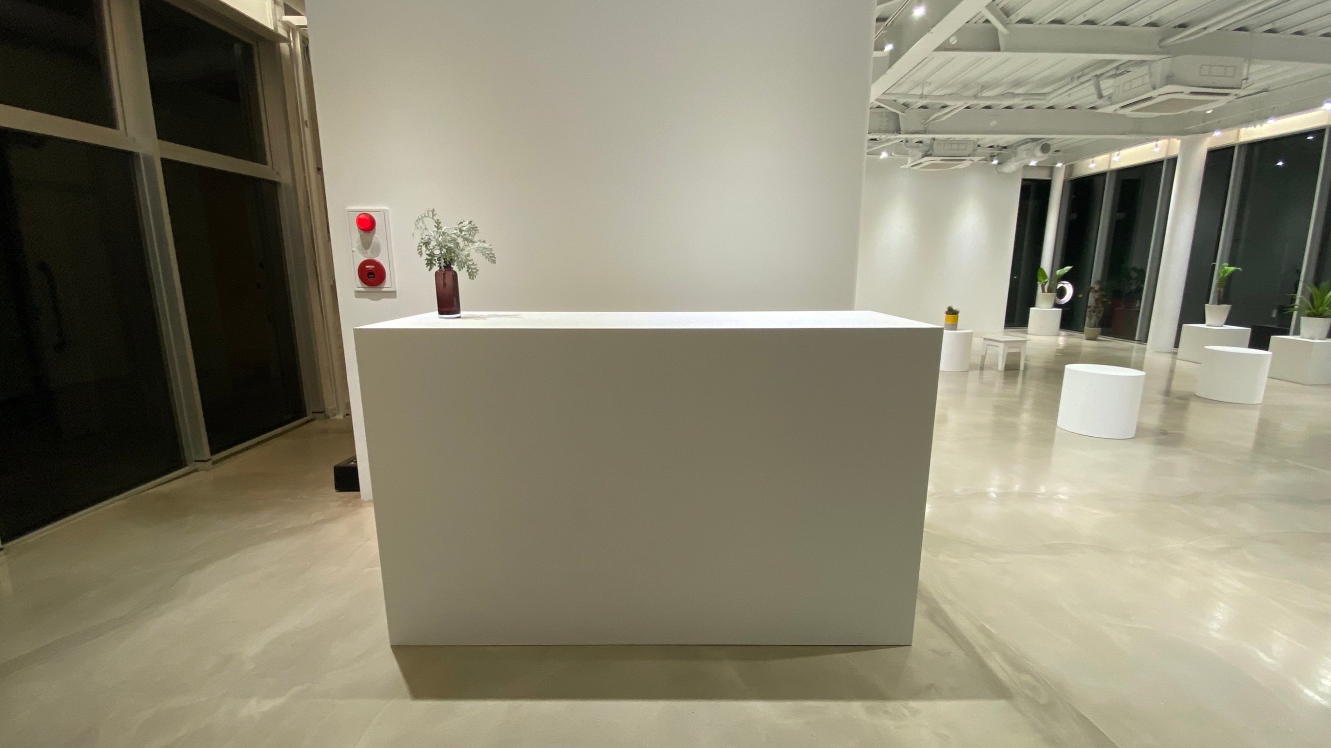 【明治神宮前駅3分】ファッション・アパレル関連のポップアップストアや展示会に適したキャットストリートに浮かぶギャラリースペース【無料貸し出し什器あり】