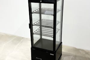 【明治神宮前駅3分】ファッション・アパレル関連のポップアップストアや展示会に適したキャットストリートに浮かぶギャラリースペース【無料貸し出し什器あり】