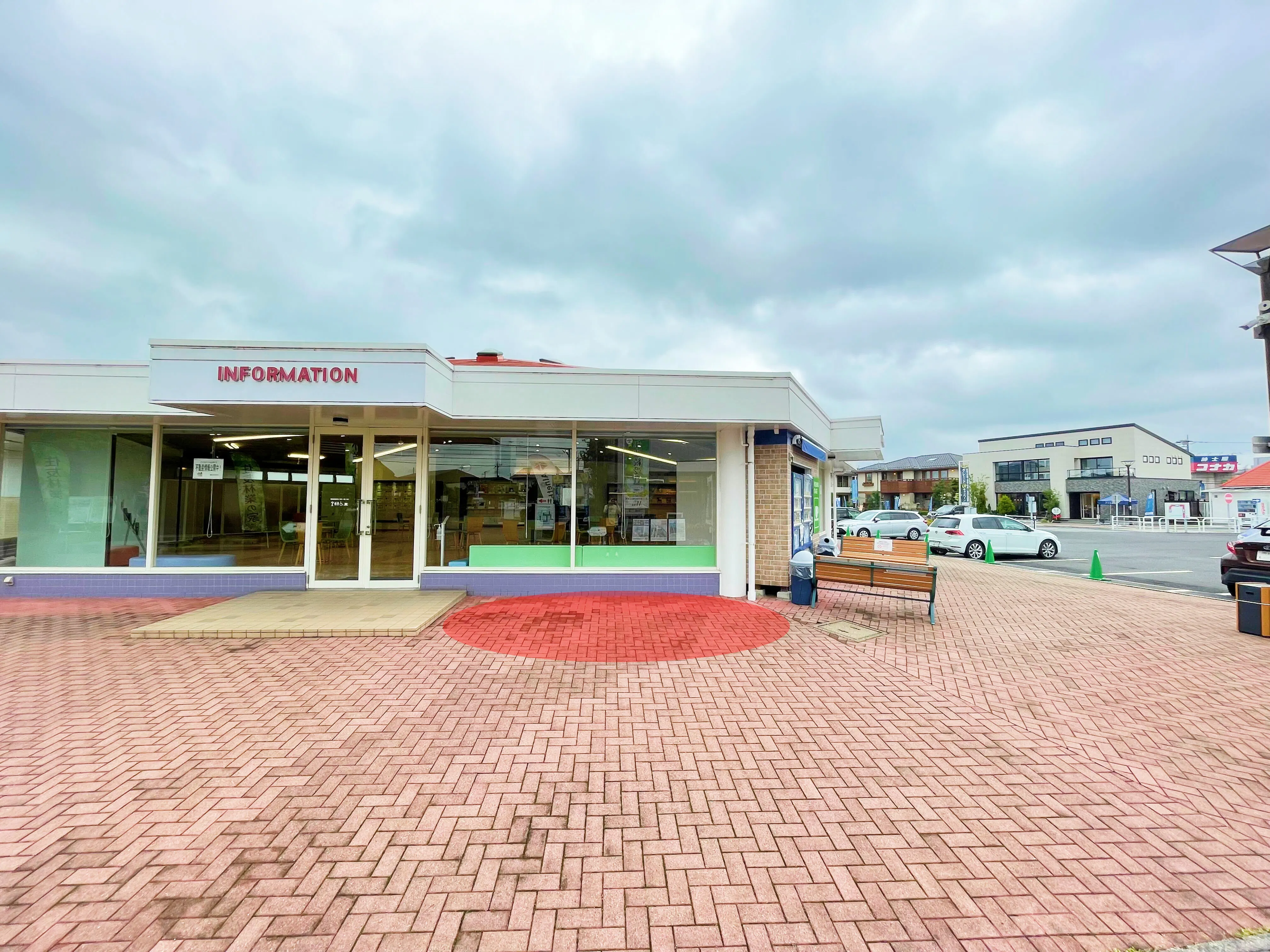 【熊谷ハウジングステージ】各種プロモーションイベントやポップアップストアに最適な大型住宅展示場内中央にある屋外スペース