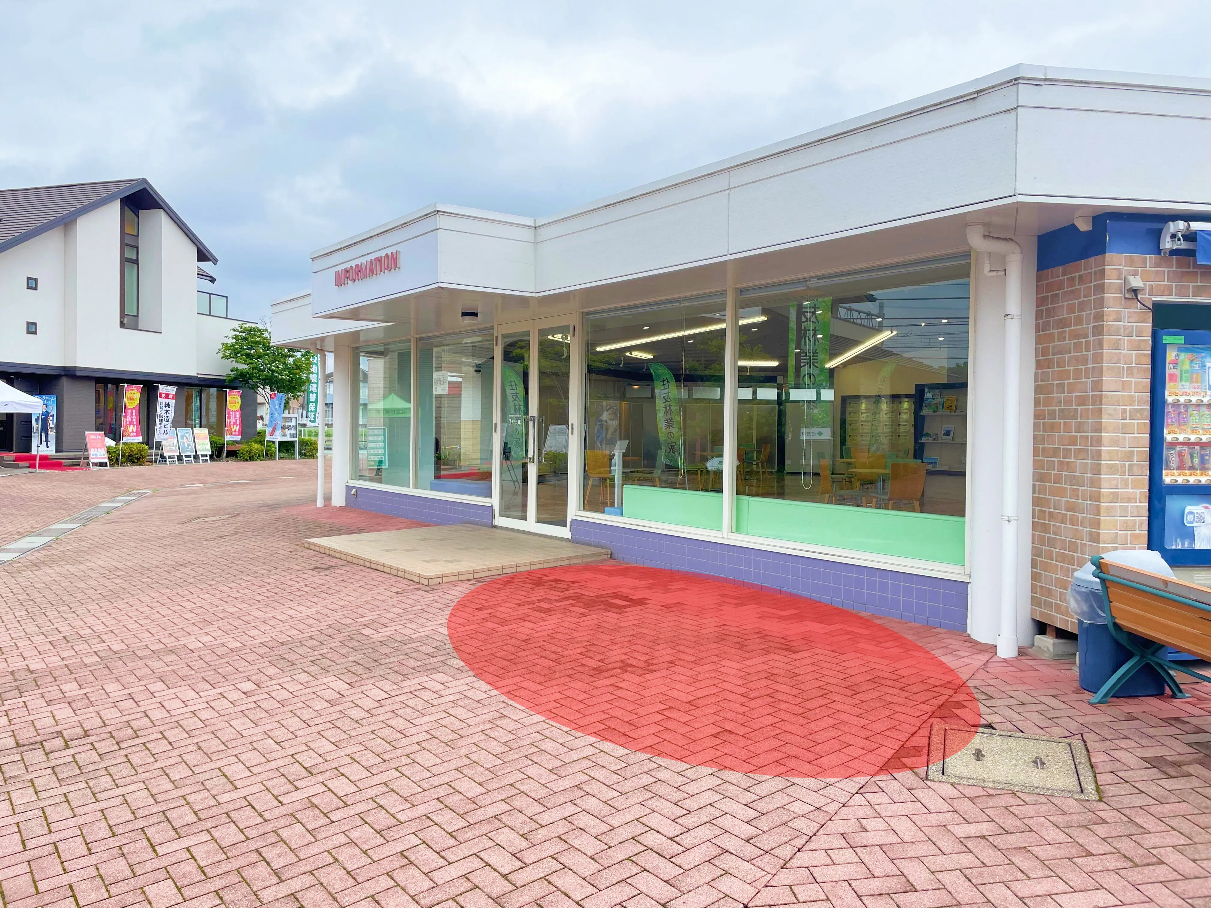 【熊谷ハウジングステージ】各種プロモーションイベントやポップアップストアに最適な大型住宅展示場内中央にある屋外スペース