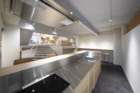 【麻布十番駅1分】撮影やポップアップストアに適したアクセス良好な路面キッチン付きイベントスペース