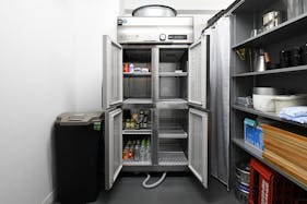 【麻布十番駅1分】撮影やポップアップストアに適したアクセス良好な路面キッチン付きイベントスペース