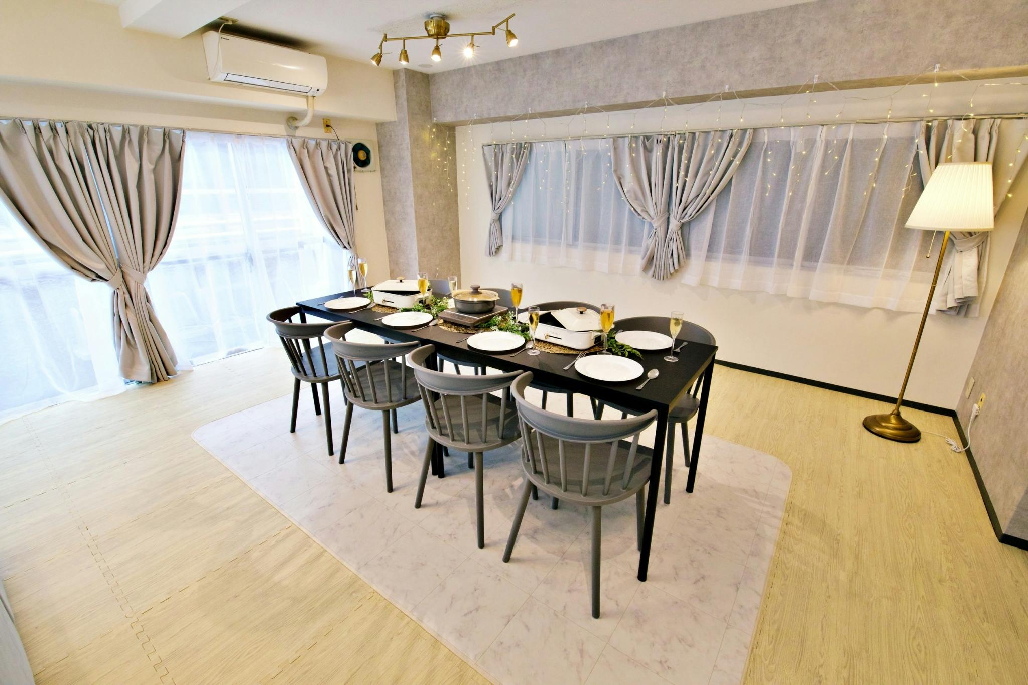 【新宿駅1分】オフサイトミーティングやクローズドイベントに最適な最大18名で利用可能なレンタルスペース