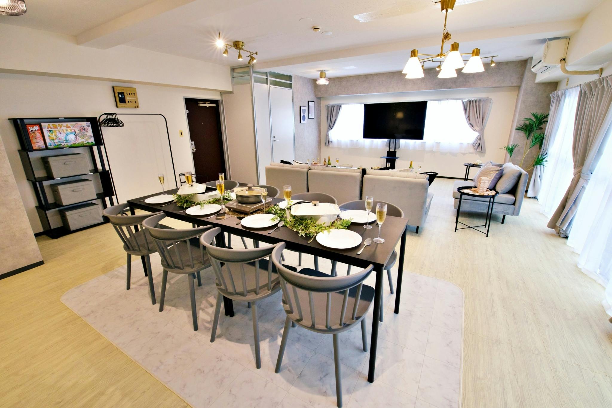 【新宿駅1分】オフサイトミーティングやクローズドイベントに最適な最大18名で利用可能なレンタルスペース