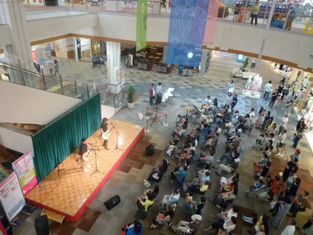 【イオンモール大曲/1F花火の広場】各種プロモーションイベントや大型の物販イベントに最適な施設中央にある視認性抜群のイベントスペース