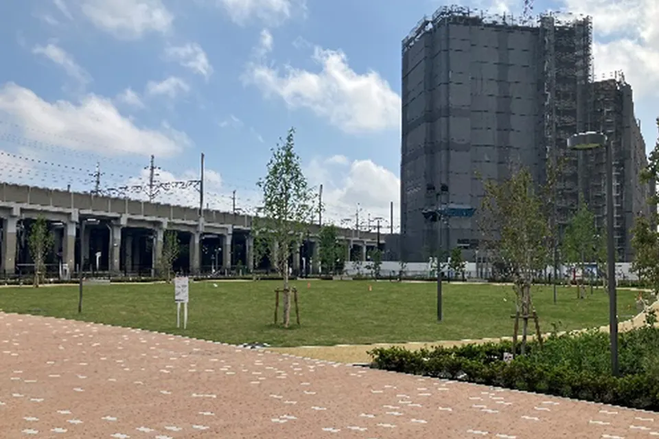 【ららテラスTOKYO-BAY】1F MIXI FUN PARK 芝生広場