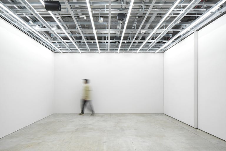 【下北沢駅2分】展示会・撮影に適した良好なアクセスとコンパクトながら開放的で洗練されたスペースの画像1