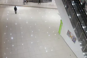 【イオンモール東員】1階 コスモスコート2/3(食品売場側)