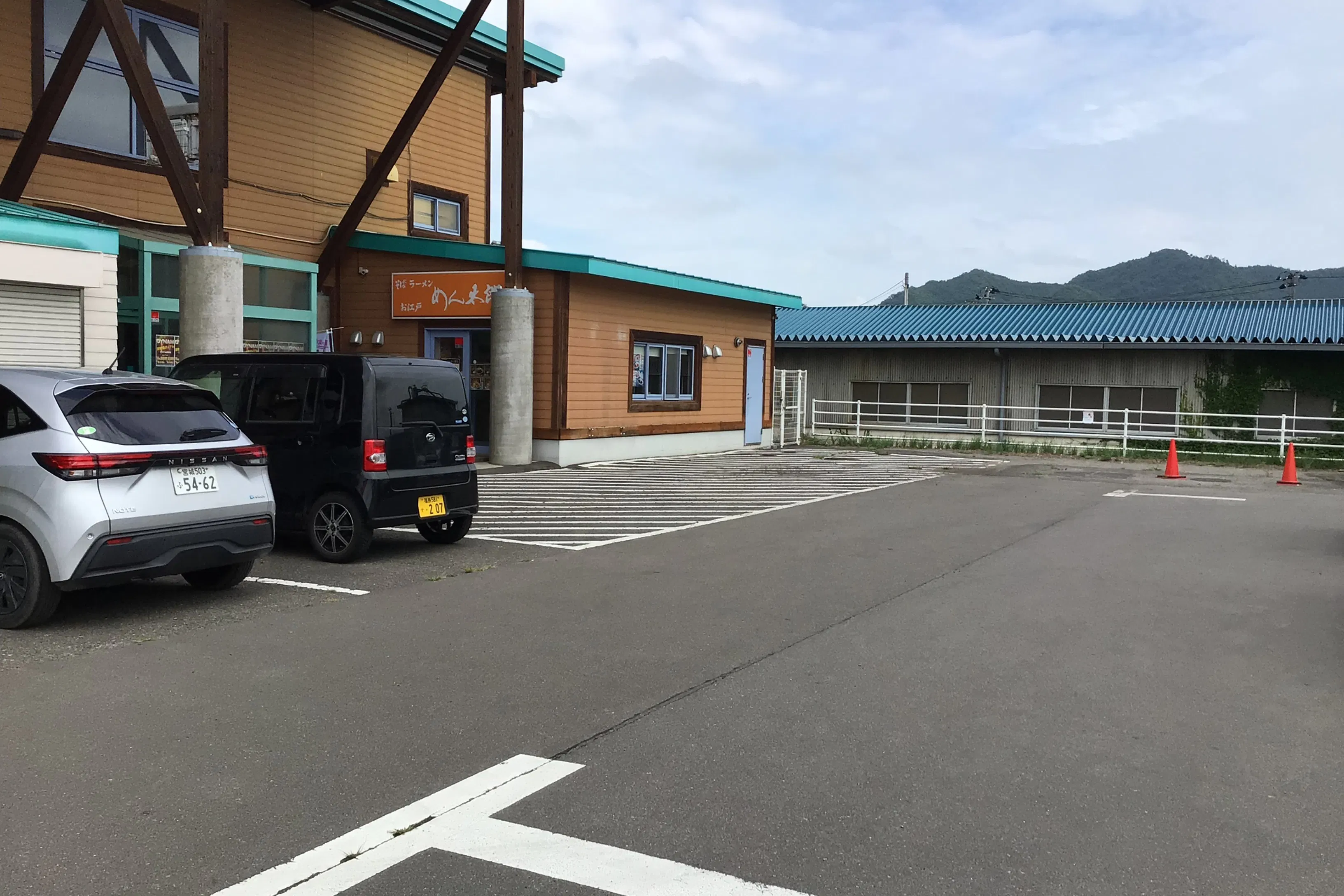 【ダイナム白石店】キッチンカーやプロモーションに最適なアミューズメント施設のイベントスペース(出入口前)