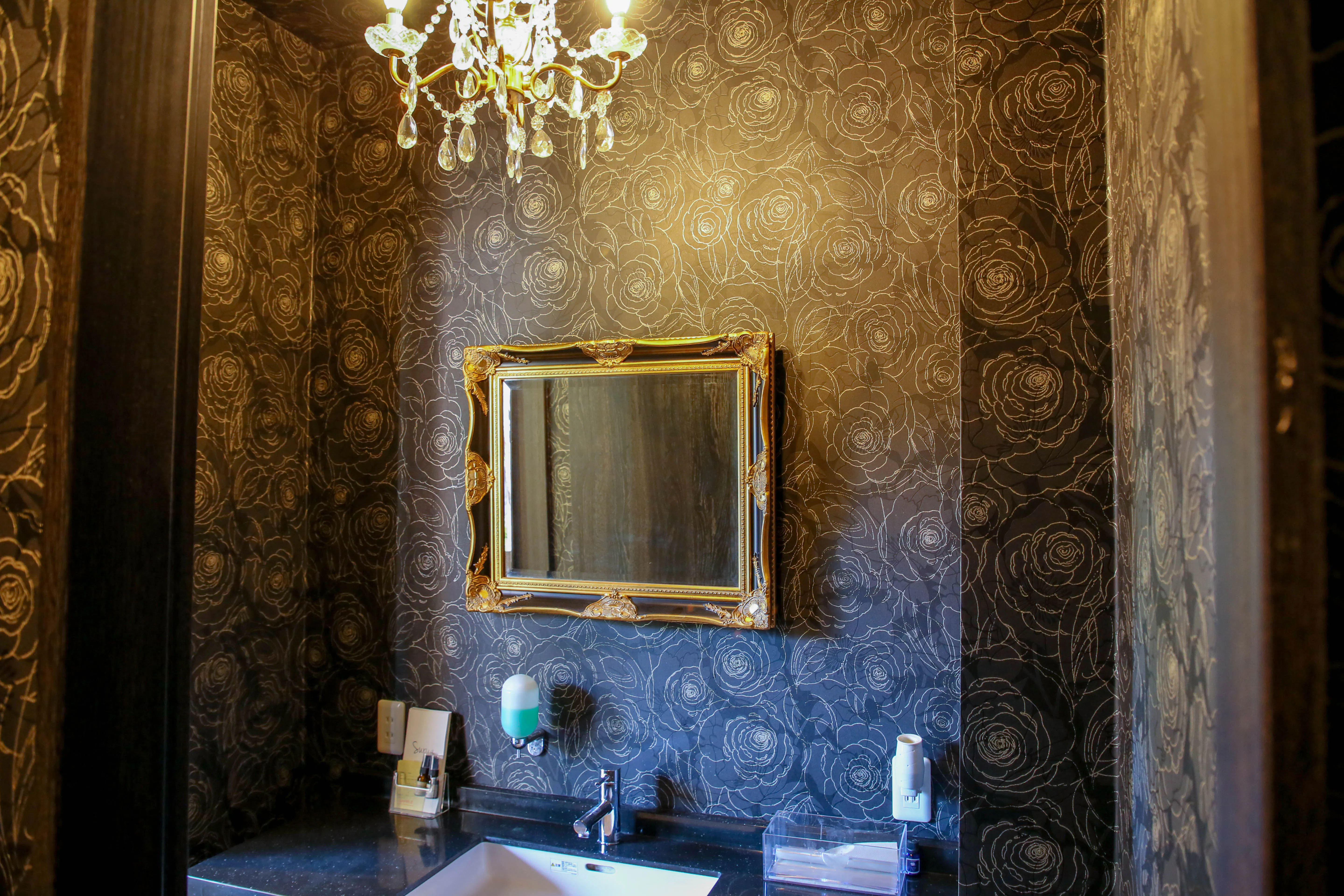 【東高円寺駅5分】ポップアップストアや展示会利用可能なアンティーク風のエレガントなカフェ空間のレンタルスペース