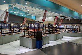 【イオンモール新小松】アルビオン横区画(レストラン側)