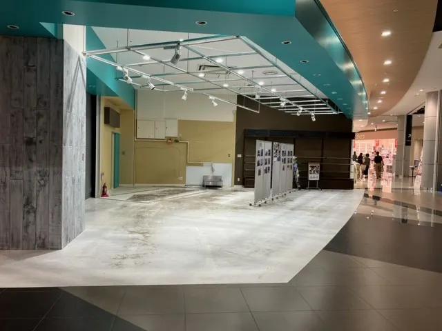 【イオンモール新小松】アルビオン横区画（レストラン側）