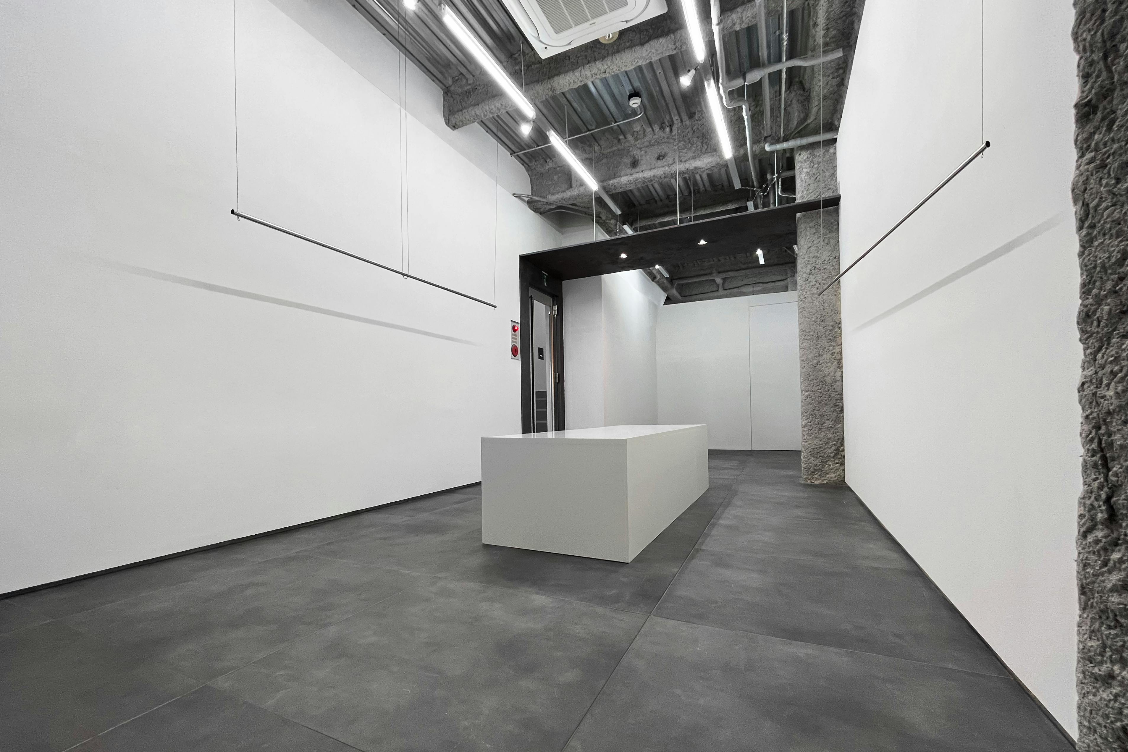 【明治神宮前駅1分|明治通り至近】展示会・ポップアップ向け2階スペース