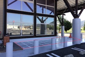 【ダイナム福山店】キッチンカーやプロモーション等に最適なアミューズメント施設のイベントスペース(店舗入場口)