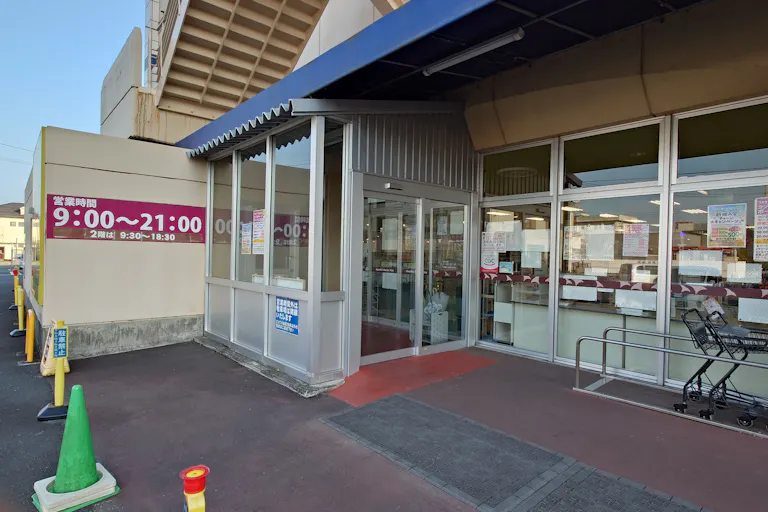 【ピコ】イベントスペース2(左側にサービスカウンター側出入口)