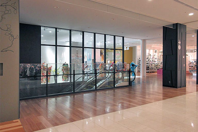 【イオンモール多摩平の森】2F 三井住友銀行前の画像1