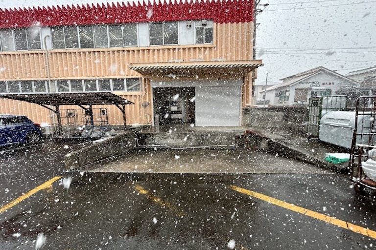 【一号舘東員】販促プロモーションに最適な屋外軒下スペースの画像3