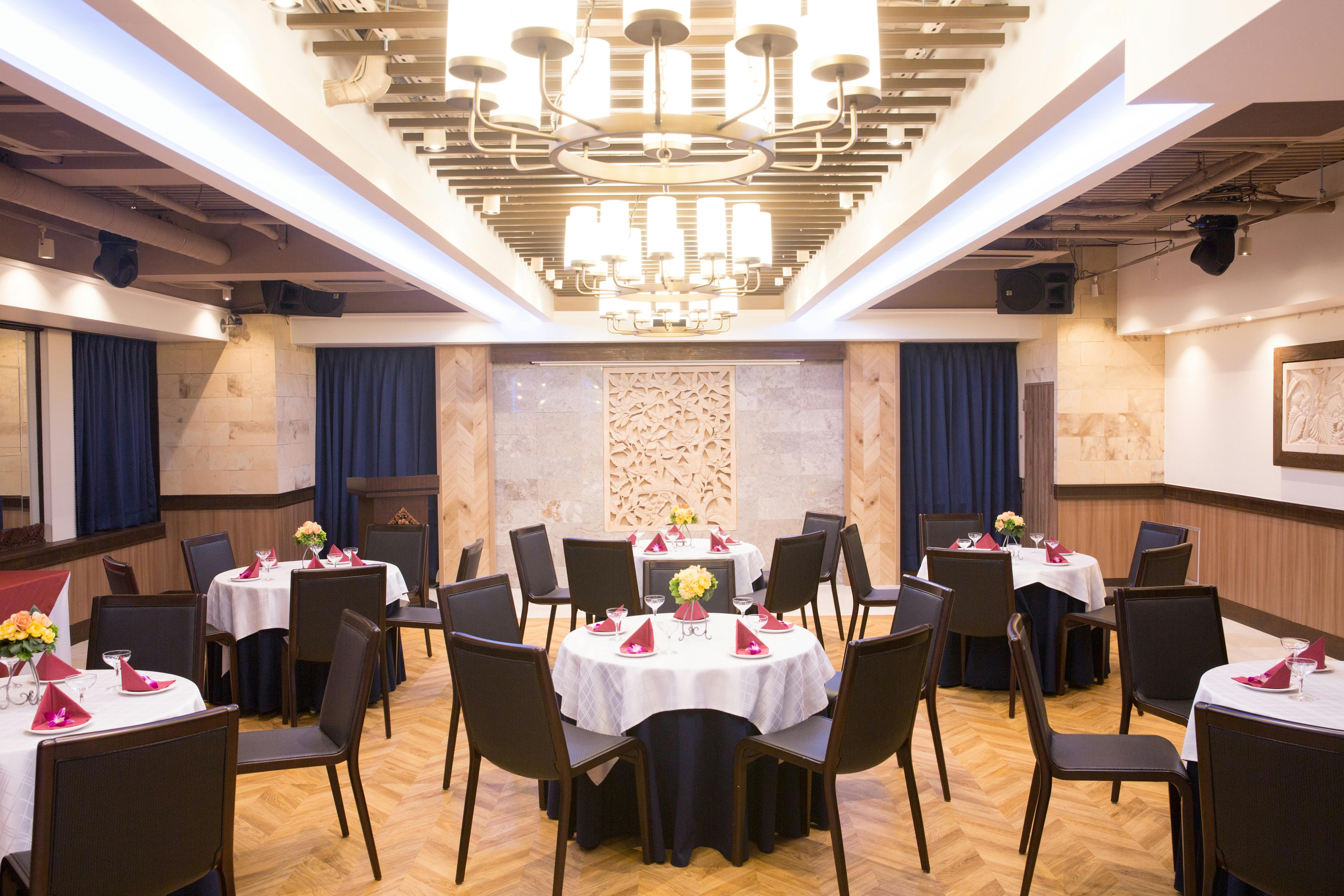 【新宿三丁目駅4分】講演会といった登壇イベントやセミナーなどに活用できる音響設備が充実したイベントスぺース(3F)