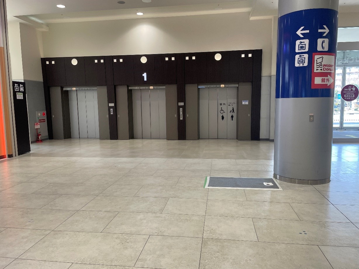 【イオンモール伊丹】1F QBハウス前