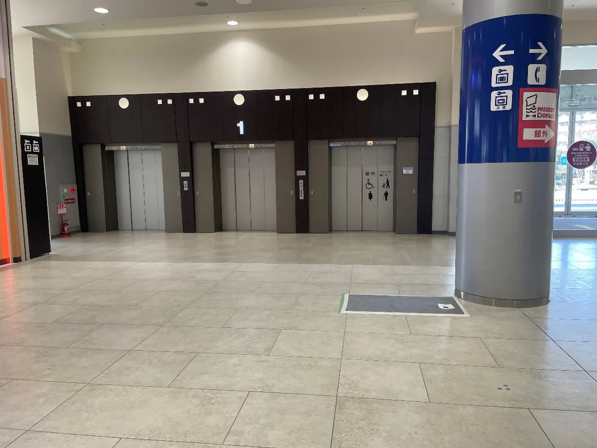 【イオンモール伊丹】1F QBハウス前