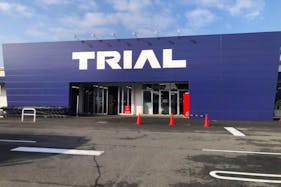 【スーパーセンタートライアル姫路店】【ポーチ前:左側(T)】食物販の出店が可能なトライアルマルシェ(キッチンカー/テント・スペース)A