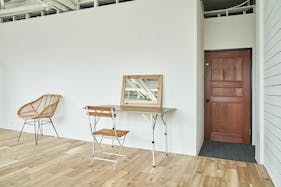 【天満橋駅8分】展示会・撮影に適したアンティーク家具が特徴な温かみのある上品なスタジオ