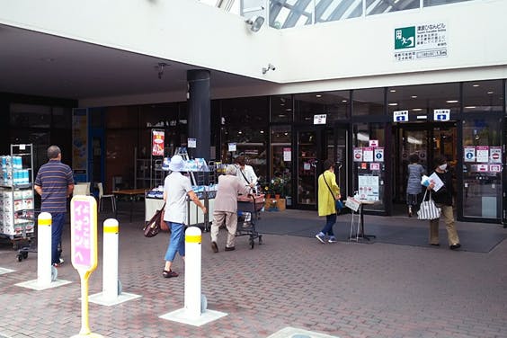 【イオン新潟東店】各種プロモーションや物販、食物販のポップアップストアに最適な正面で入口の屋外イベントスペース