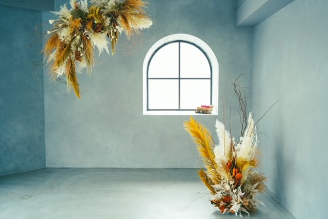 【森ノ宮駅5分】展示会や撮影に最適な自然光が入り明るい白を基調としたレンタルスペース