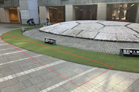 【カレッタ汐留|汐留駅1分】月間約52万人が訪れる複合施設入口手前の屋外イベントスペース⑥