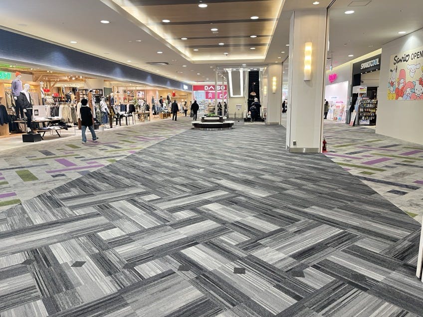 【イオンモール橿原】中央ブリッジ前（ライトオン前）の画像