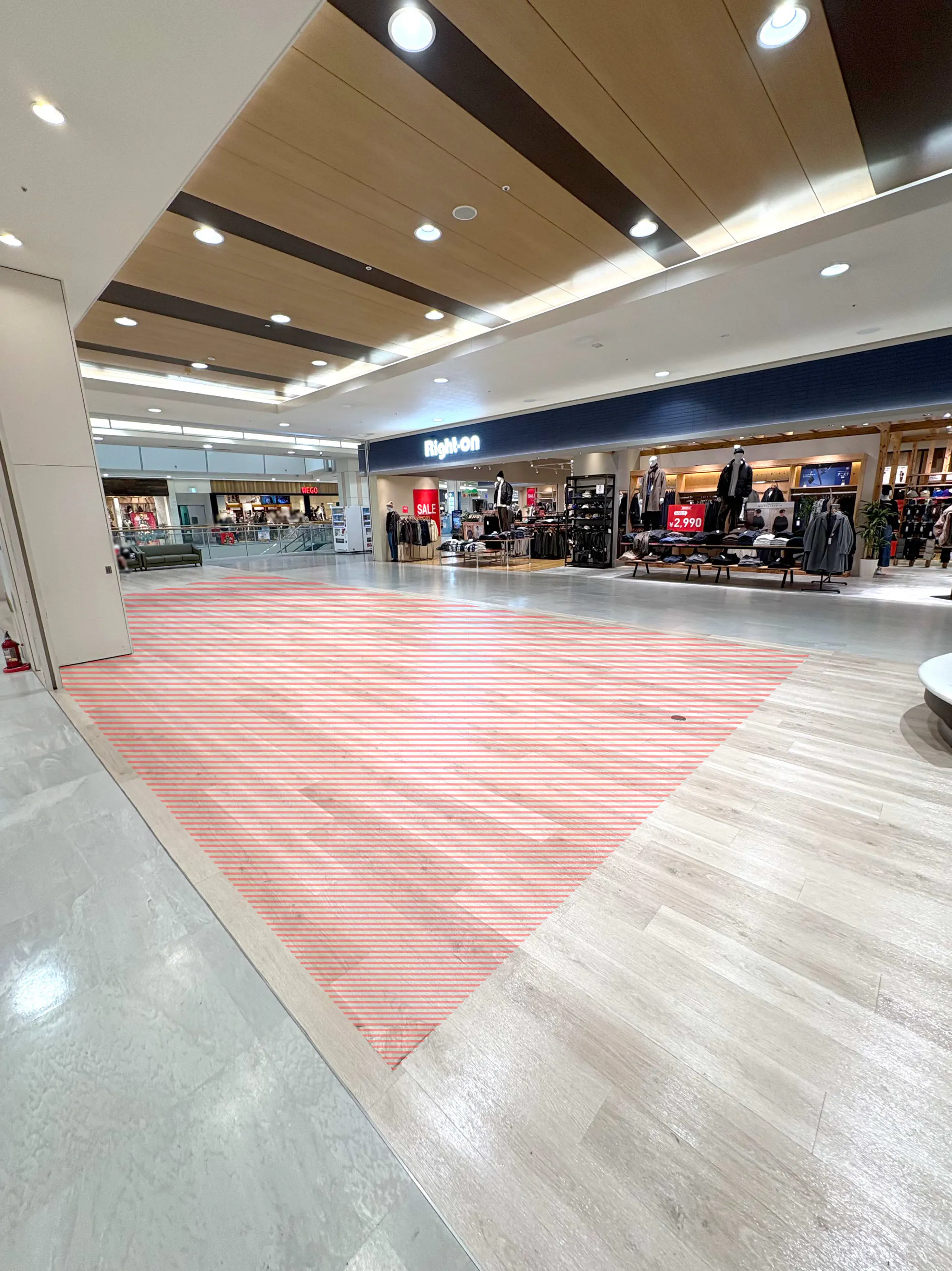 【イオンモール橿原】中央ブリッジ前(ライトオン前)