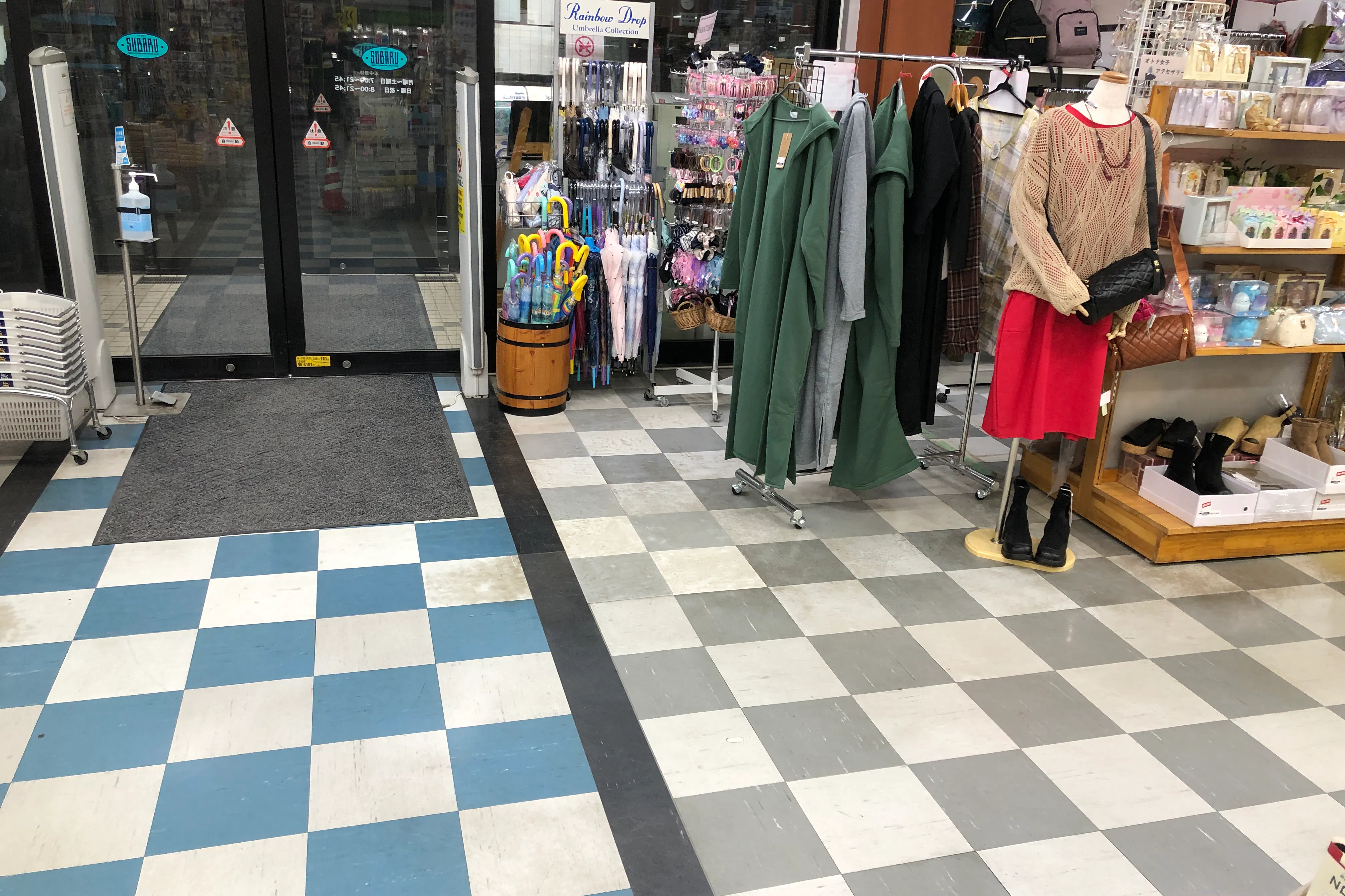 【TSUTAYA 神栖店】物販やプロモーションの実施可能な屋外入口付近イベントスペース