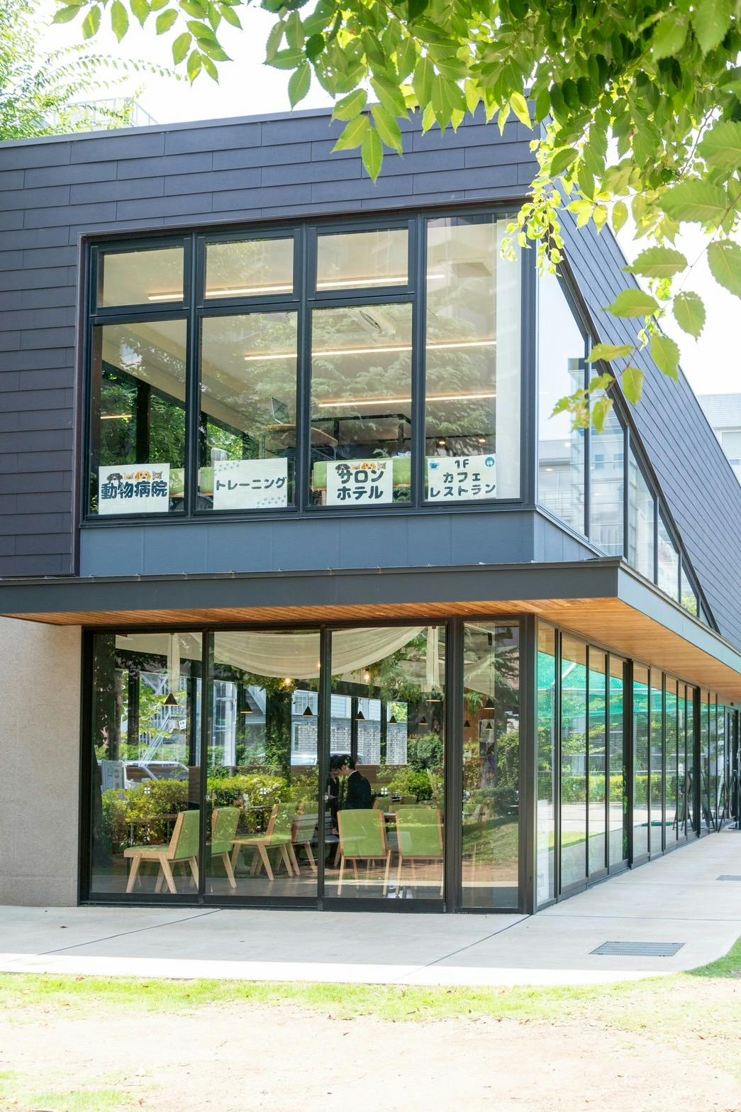 【恵比寿駅3分】 動画やロケ撮影、交流会にもおすすめ！様々な用途で利用できる爽やかで開放的なレンタルスペース「Relax CAFE」