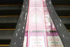 【イオンモール常滑】モール内広告 エスカレーター