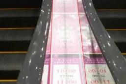 【イオンモール常滑】モール内広告 エスカレーター